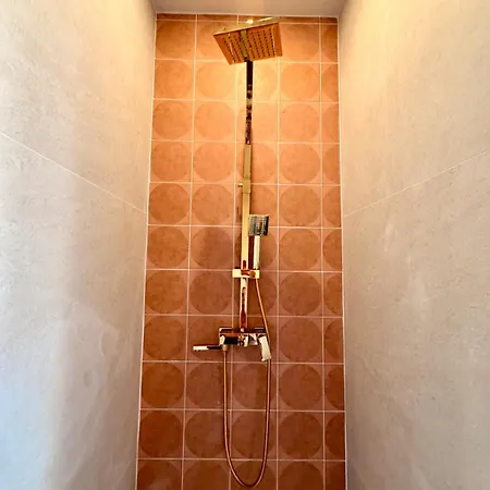 Ninette, Avec Entree Privative Bed & Breakfast Hyeres