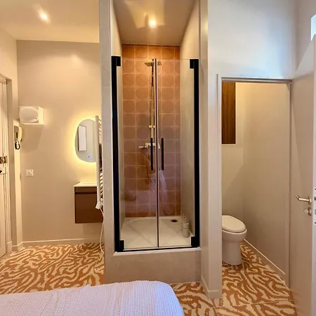 Ninette, Avec Entree Privative Bed and Breakfast Ιέρ